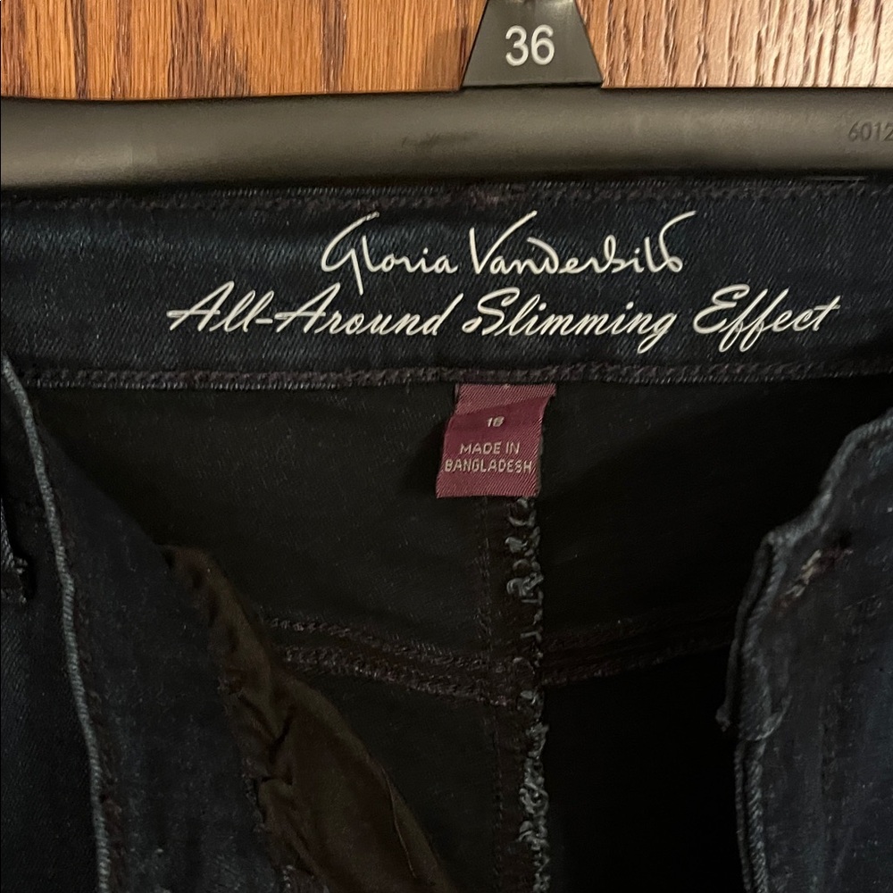 Gloria Vanderbilt Midnight Blue Cropped Jeans featuring Flex Stretch, NWT, Sz 18 - Picture 3 of 9